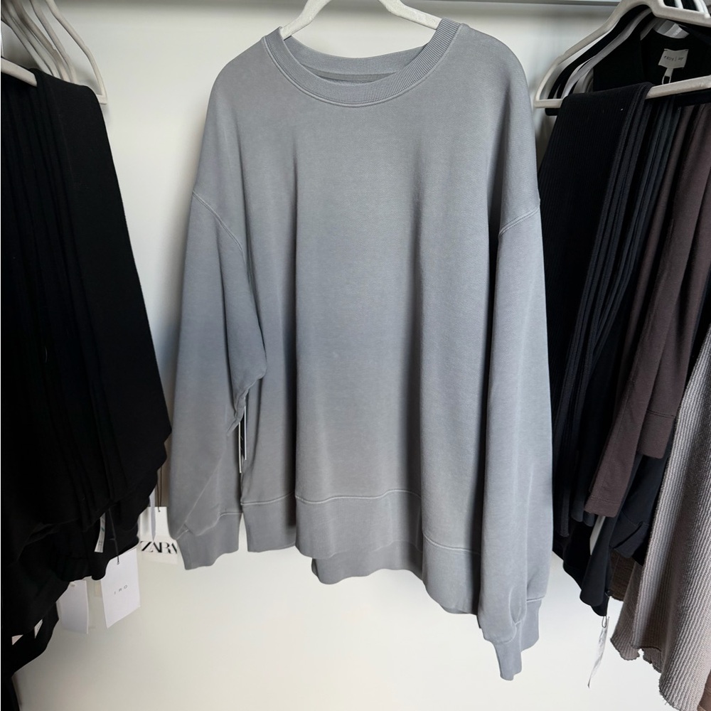 Aritzia Women Classic Crewneck Sweatshirt - GD Inland Grey — Size 3 / XL NWT